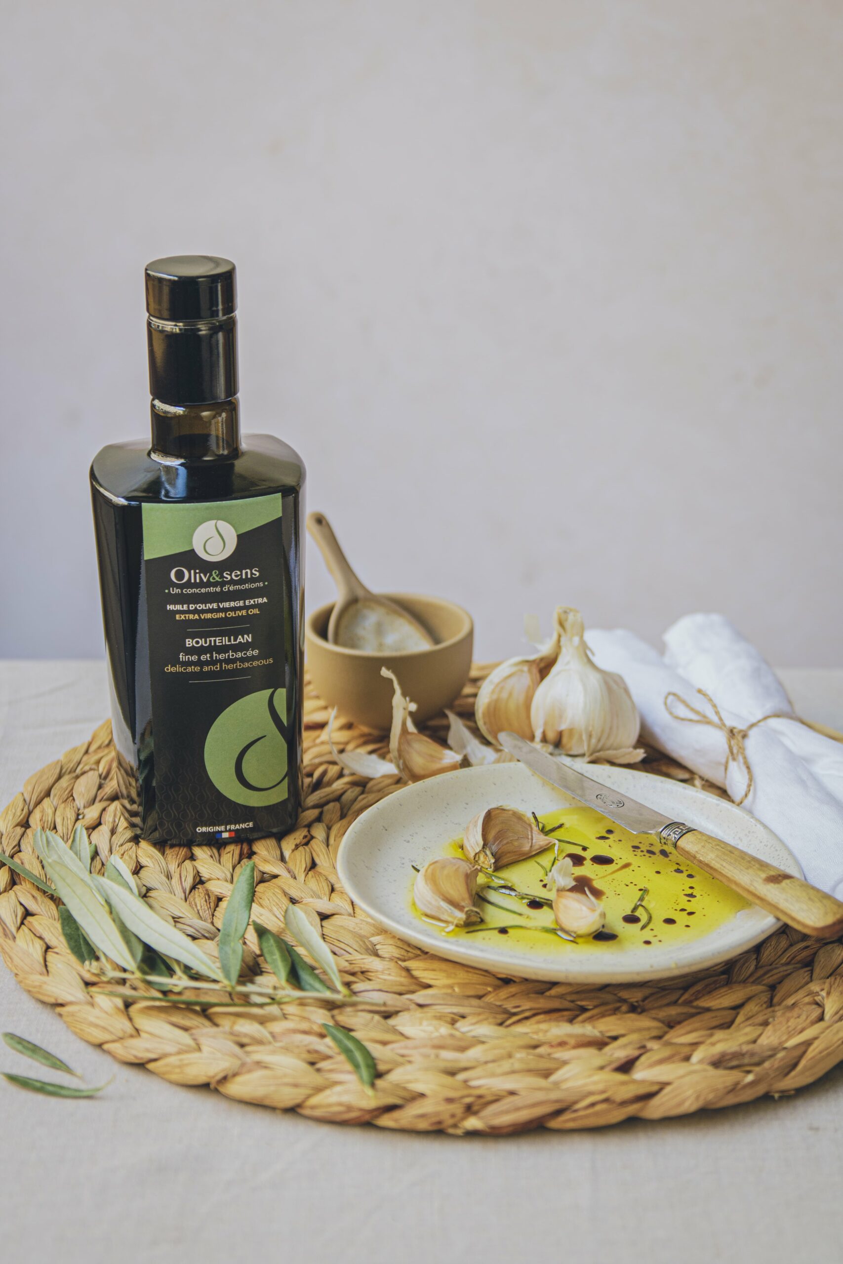Olive et sens huile d'live vierge extra Bouteillan huile d'olive de France huile d'olive artisanale monovariétale huile d'olive médaillée d'or